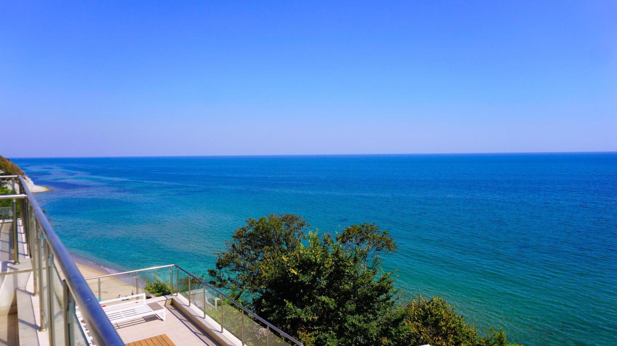клиф на плажа - Byala Cliff First Line * Byala (Varna)