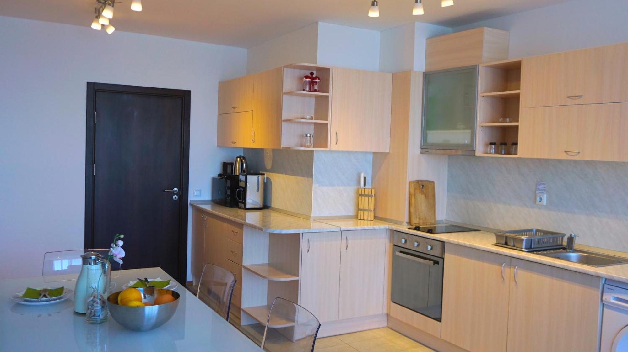 клиф на плажа - Byala Cliff First Line Apartment