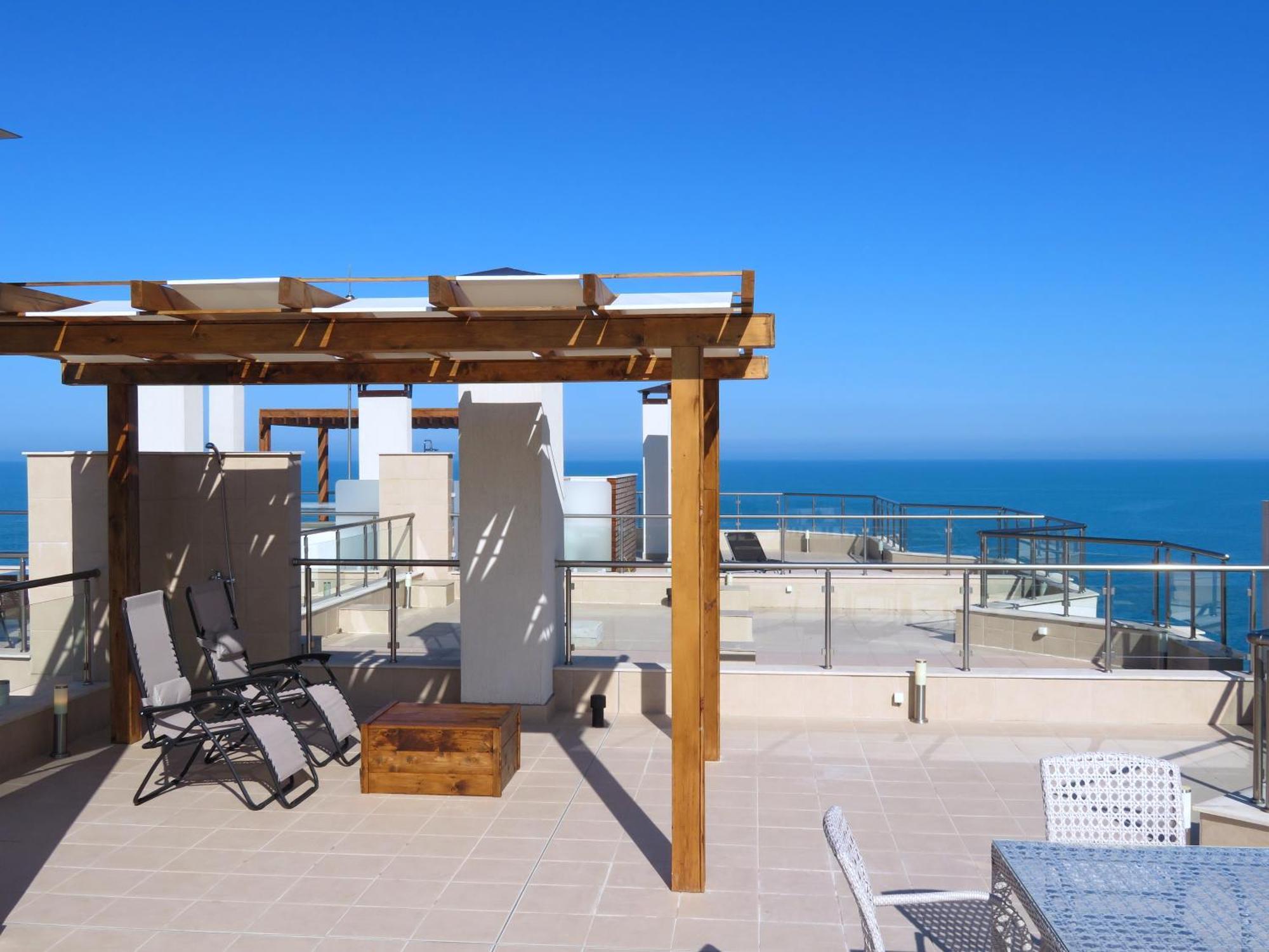 клиф на плажа - Byala Cliff First Line Apartment
